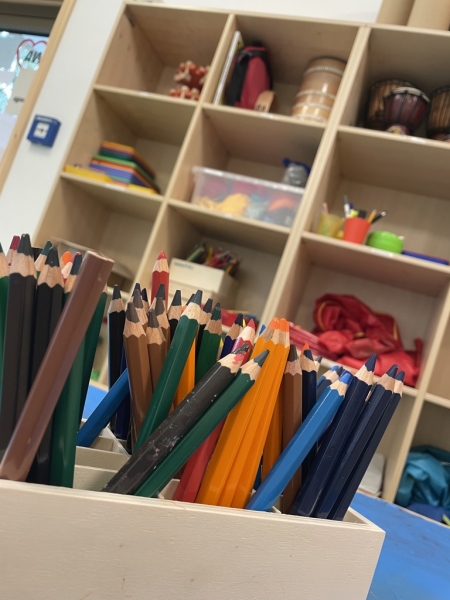 Um die Kreativität der Kinder optimal fördern zu können, verfügen wir über einen extra Kreativraum.